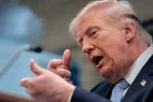 Trump fegyverrel hódított az USA-nak 17 olajmezőt száz évre