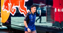 Lassan gyógyul a Red Bull-pilóta sérülése, Monzában sem tud autóba ülni