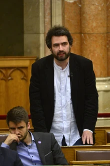 Lefokozhatták a Fővárosi Törvényszék egyik munkatársát, aki egy bántalmazott nő segítségére sietett