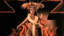 Tudtad azt a 60 éves Salma Hayekről, hogy szexi táncát teljes mértékben improvizálnia kellett az Alkonyattól pirkadatig forgatásán egy triviális okból kifolyólag?