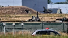 Döntés született a Magyar Honvédség lezuhant Gripen vadászgépéről: elvittek egy fontos alkatrészt, tüzetesen átnézik – kiderült, mi lesz a pilóták sorsa