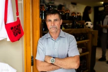 Hiába várja a vevőt Ambrus Attila, milliókat engedett a háza árából