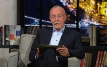 Hibrid rendszerváltás a köztévében: a régi arcokkal megy tovább az M5 igazgatójának konteós műsora, az Ez itt a kérdés
