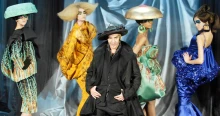John Galliano karrierjét koronázta volna meg a Met-gála, de akkora botrány lett belőle, hogy inkább visszatáncoltak
