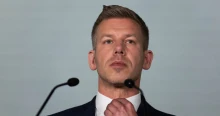 Magyar Péter előbb Baka Andrással találkozik, majd a hazatérő világhírű művésszel - videó