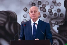 Rendkívüli döntést hozott Baka András, fontos vezetőt mentett fel a Honvédségnél