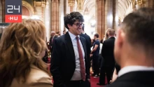 Velkey György konkrét cégeken mutatja be, mekkora túlárazások voltak az állami Covid-beszerzéseken