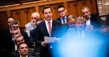„Akire Magyar Péter rámutat, már viszik is el” – Németh Balázs szerint politikai bosszúból menesztették Gulyás Istvánt