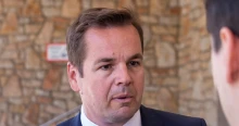 Bosszúról beszél Németh Balázs miután biztonságiak vezették ki a köztévéből kirúgott Gulyás Istvánt