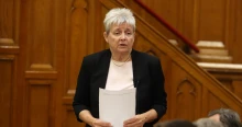 Háborog a színházi szakma a Déryné-megállapodás miatt, Lannert Juditnak üzentek: "Ijesztő, hogy ezt a zavaros kotyvalékot merik fölajánlani"