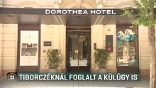 Közpénzből szállásolták el a Szijjártó Péter vezette külügyminisztérium vendégeit Tiborcz hotelében