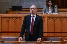 Még mindig Fidesz-közeli kommunikátorok képzik az ügyészségi szóvivőket