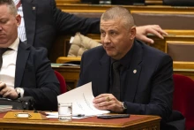 Ruszin-Szendi szerint NER-es módszerekkel támadják a katonai nemzetbiztonság élére jelölt Szuvák Attilát, Hadházy szerint épp ez idézi a régi rendszert