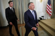 Átlépte az orosz határt az amerikai tárgyalódelegáció különgépe