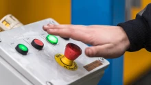 Kiderült a szomorú igazság: tömegével hárítják át a dolgozókra a felelősséget a munkahelyi balesetben érintett cégek