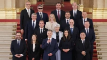 Leáll a magyar állam, a minisztériumokba csak kávézni járnak a dolgozók