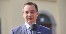„Vagy ő, vagy én” - Botrány az egyetemi tanévnyitó körül, Debrecen polgármestere nekiment Lannert Juditnak