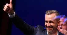 Donald Tusk megdöbbent, Orbán Viktor ünnepel – egész Európa az AfD történelmi győzelmére figyel