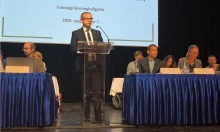 Gyorsan botrányba fulladt egy akkugyári közmeghallgatás Debrecenben