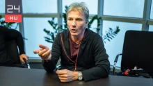„Ha jól értem, az volt a fő baja, hogy a Mercijéből rácsodálkozott egy buszsávra” – bocsánatkérést vár Bochkor Gábortól Karácsony Gergely
