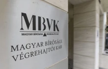 Hiába a százmilliós vagyonvesztés, büntetlenül marad a végrehajtói kar Rogán köréig érő mutyigyanús ingatlanértékesítése