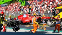 Leclerc látászavarra, Hamilton a balesetet szenvedett monacóira és a Ferrarira panaszkodott