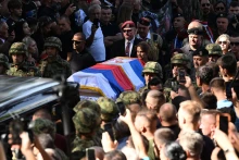 Nem használ Szerbia uniós aspirációinak Mladic dísztemetése