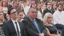Vita a tanévnyitókon: Politikamentes oktatást szeretne a miniszter, polgármesterek eltérően reagáltak