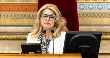 Azt nézd, a parlament alelnök asszonya háromszor vette el a szót Pócs Jánostól. Ami pedig aztán történt...
