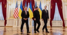 Egy haszna már volt Kijevnek abból, hogy először látogatott oda Trump két békekövete