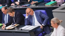 Elszabadultak az indulatok a német parlamentben, egymásnak feszült Weidel és Merz + videó