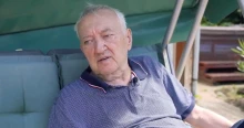Havas Henrik beengedett minket a kisoroszi birodalmába: áll egy szobor is a kertben, amit sokan szeretnének, de ő semmi pénzért nem adna el - videó