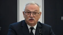 Megtalálták a pénzt a Molnál, amiből a Tisza-kormány csökkentheti a dízel árát: ezért rendelhette be épp most Hernádi Zsoltot Magyar Péter – aranyat ér a battai olajfinomító