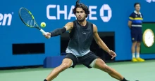 Óriási meglepetés: hajnalig tartó csatában kapott ki Carlos Alcaraz az US Openen – videó