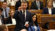 Toroczkai Lászlót tiltotta ki a házelnök, pedig Magyar Péter sokkal többször sérteget másokat az Országgyűlésben