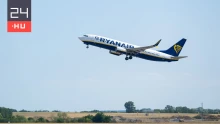 A Ryanair-vezér szerint nem lógott ki a gépükből a szerb utas feje