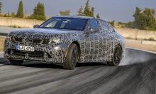 Íme a vadonatúj 3-as BMW, 6 hengerrel és drift móddal
