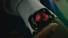 Kiadta a videókat az Apple, íme közelről az Apple Watch 12, az Apple Watch Ultra 4 és az AirPods 5