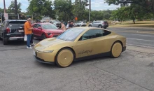 Mégis van kormány a Tesla robotaxiban, de nem úgy, ahogy gondolnánk