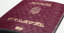 Nagyon nem sietnek leadni az Orbán-kormány által osztogatott diplomata-útleveleket
