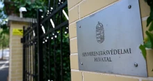 VIP-bankkártyával éttermeztek, útikönyveket vettek, és kompoztak a Szuverenitásvédelmi Hivatal egykori vezetői