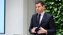 Vitézy Dávid: A kormány célja a közösségi közlekedés erősítése