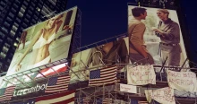 25 éve lett tábori kórház és halottasház a New York-i divathét helyszíneiből