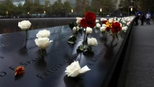 Az áldozatok neveinek felolvasásával emlékeztek New Yorkban a szeptember 11-i terrortámadásokra