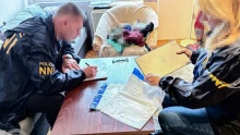 Hűtlen kezeléssel és pénzmosással gyanúsítanak nyolc embert a túlárazott buszbeszerzésekkel kapcsolatban