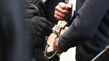 Meglőtt egy rendőrt, majd rendőrautóval menekült el egy férfi Szlovéniában