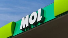 Megúszta a védett árat a Mol, új csúcsra ralizott az olajrészvény – Hernádi Zsolték mellett a pesti tőzsde és a bikaerős forint is örülhet
