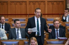 Megvan, kiket jelöl alkotmánybírónak a Mi Hazánk, szerintük két hely „jár” nekik