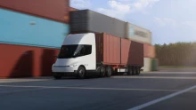 Megvan, mikor jön Európába a Tesla Semi elektromos kamion