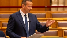 Sokatmondó, hogy még a TASZ szerint sincs rendben Toroczkai László parlamenti kitiltása